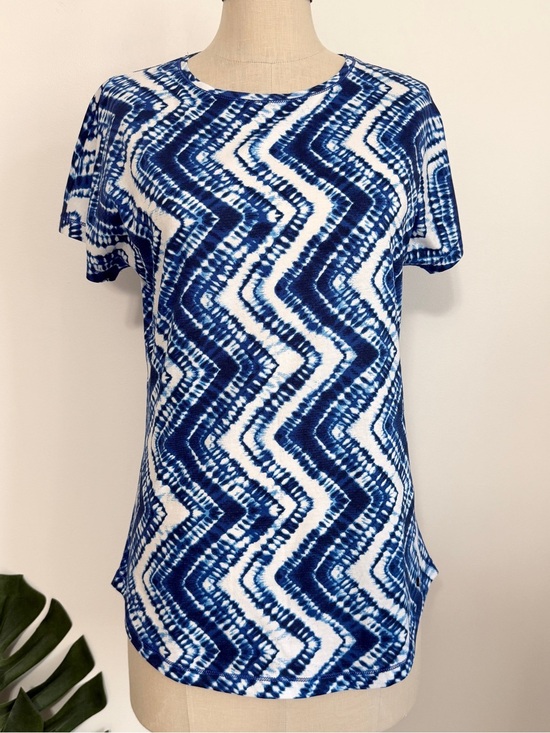 Olsen Tops - Olsen Blue White Tie Dye Chevron Short Sleeve Cotton Top T-Shirt Womens Size 6